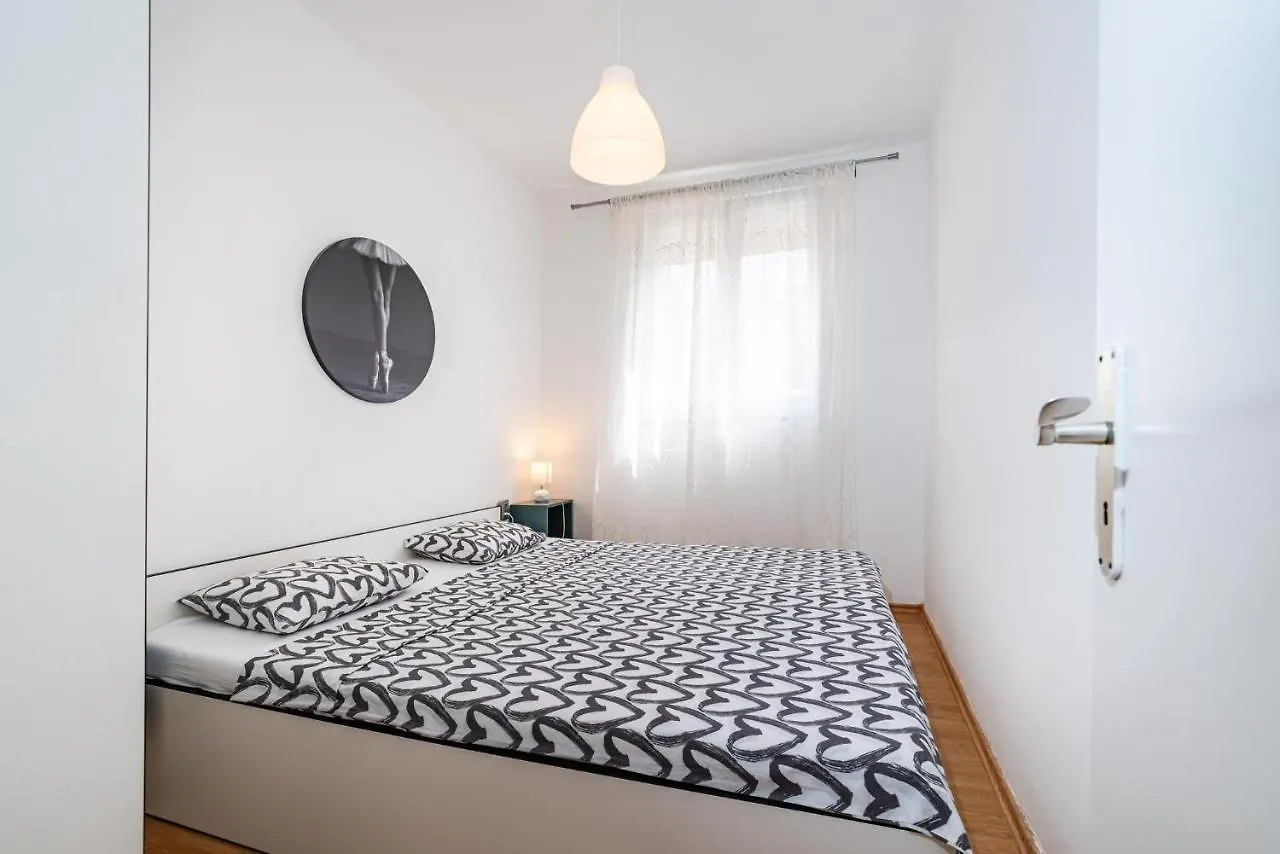 Apartment Helena Rovanjska