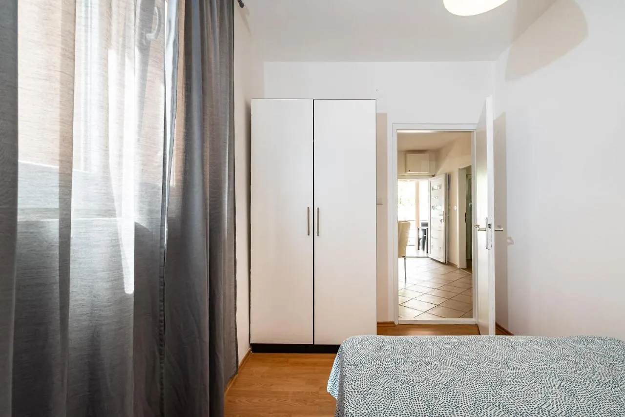 Apartment Helena Rovanjska 0*,