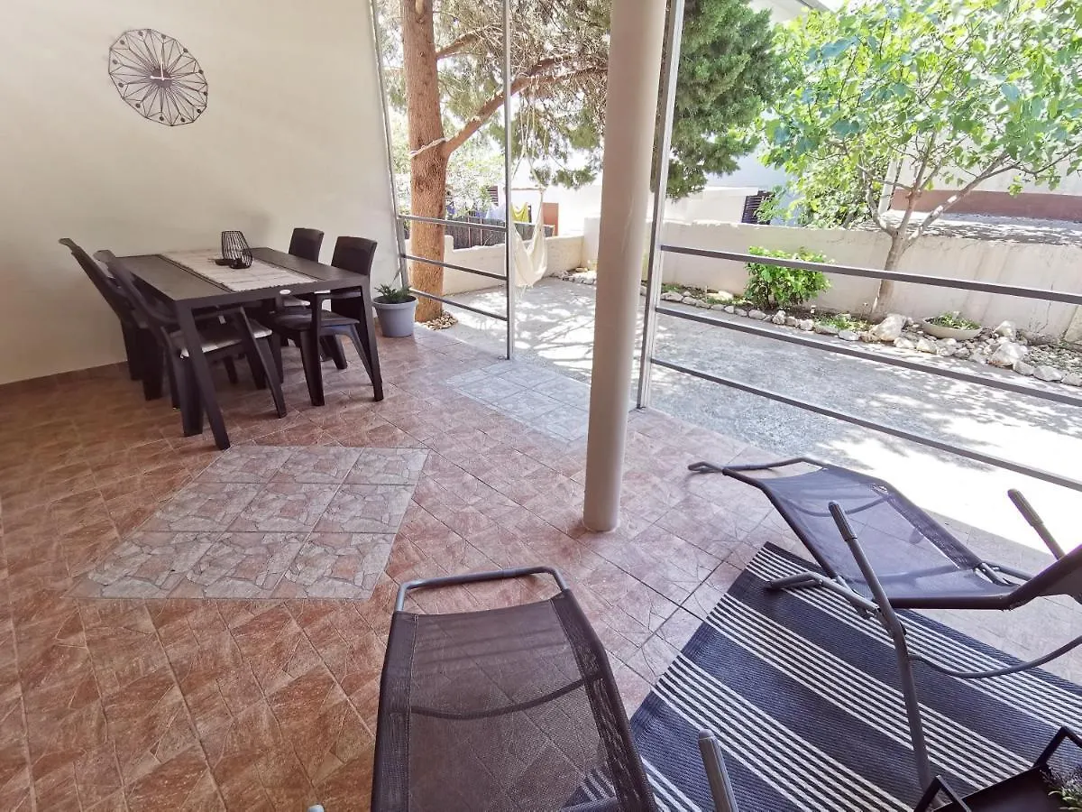 Apartment Helena Rovanjska 0*,  Croazia